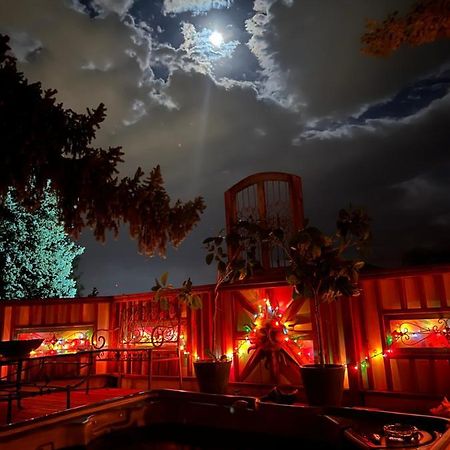 Mystic Portal 420 Guesthouse โคโลราโดสปริงส์ ภายนอก รูปภาพ
