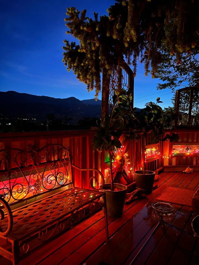 Mystic Portal 420 Guesthouse โคโลราโดสปริงส์ ภายนอก รูปภาพ