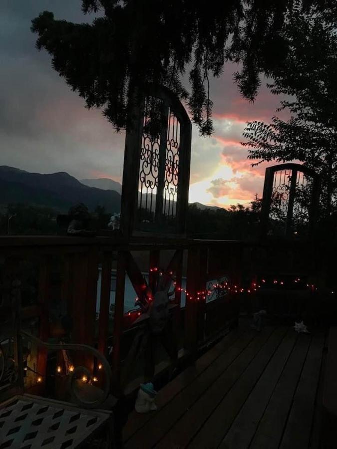 Mystic Portal 420 Guesthouse โคโลราโดสปริงส์ ภายนอก รูปภาพ