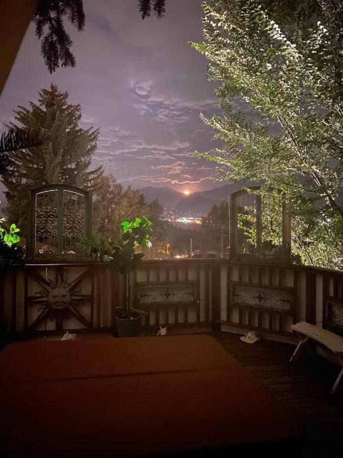 Mystic Portal 420 Guesthouse โคโลราโดสปริงส์ ภายนอก รูปภาพ
