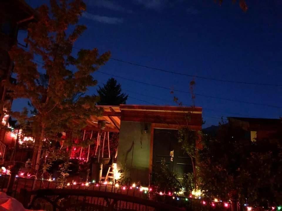 Mystic Portal 420 Guesthouse โคโลราโดสปริงส์ ภายนอก รูปภาพ