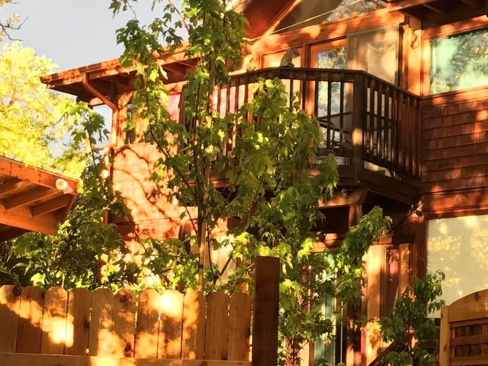 Mystic Portal 420 Guesthouse โคโลราโดสปริงส์ ภายนอก รูปภาพ